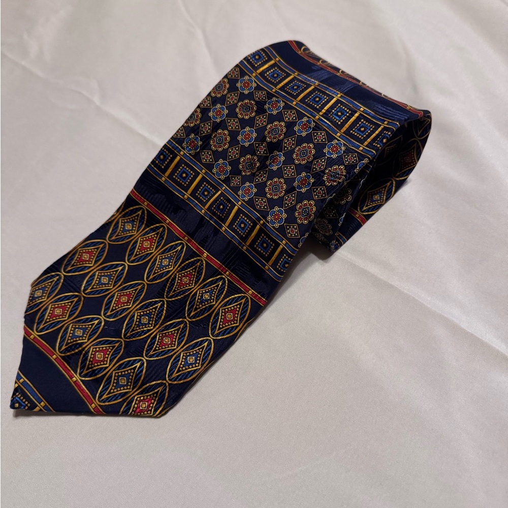 Valentino Rudy Elegant Navy and Gold Patterned Tie